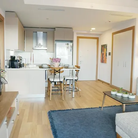 Apartamento Large Luxury Flat With Terrace 1+1 / Maslak 1453 *